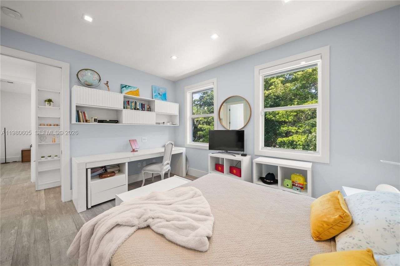 5700 SW 86th Street, South Miami, FL 33143 Photo