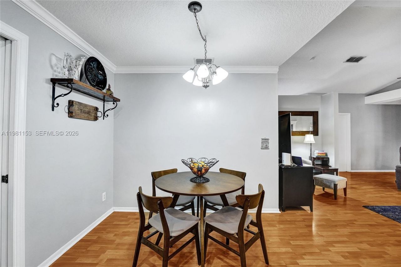 1741 W Oak Knoll Cir , Davie, FL 33324 Photo