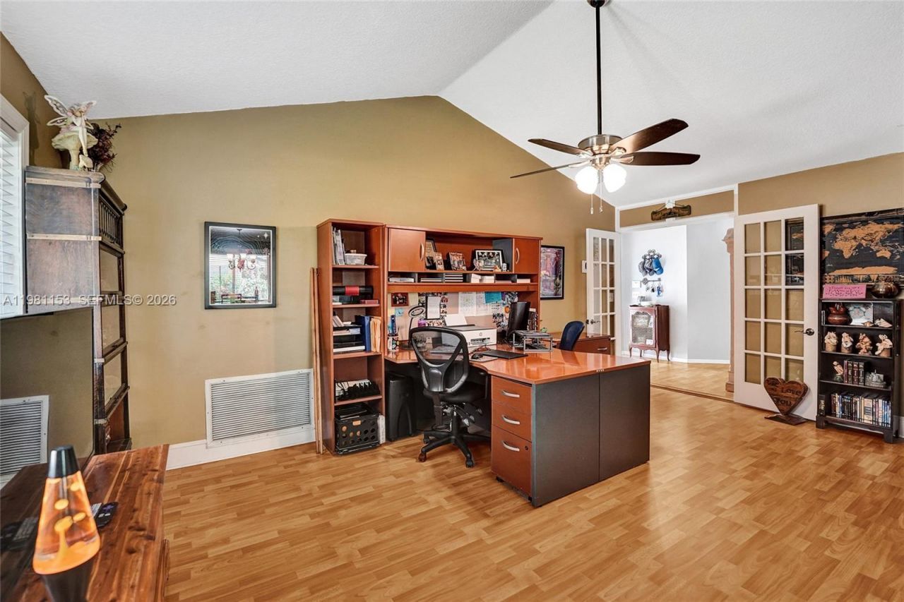 1741 W Oak Knoll Cir , Davie, FL 33324 Photo