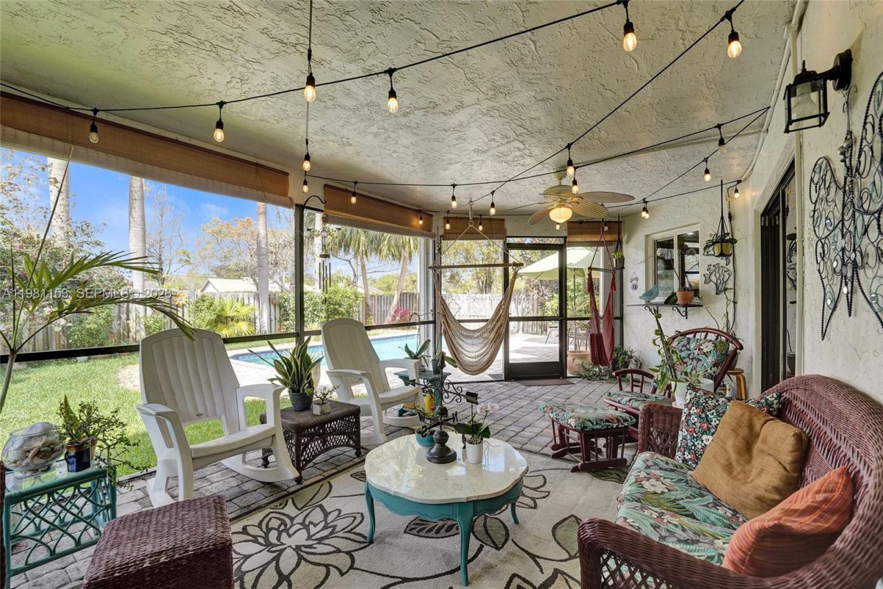 1741 W Oak Knoll Cir , Davie, FL 33324 Photo