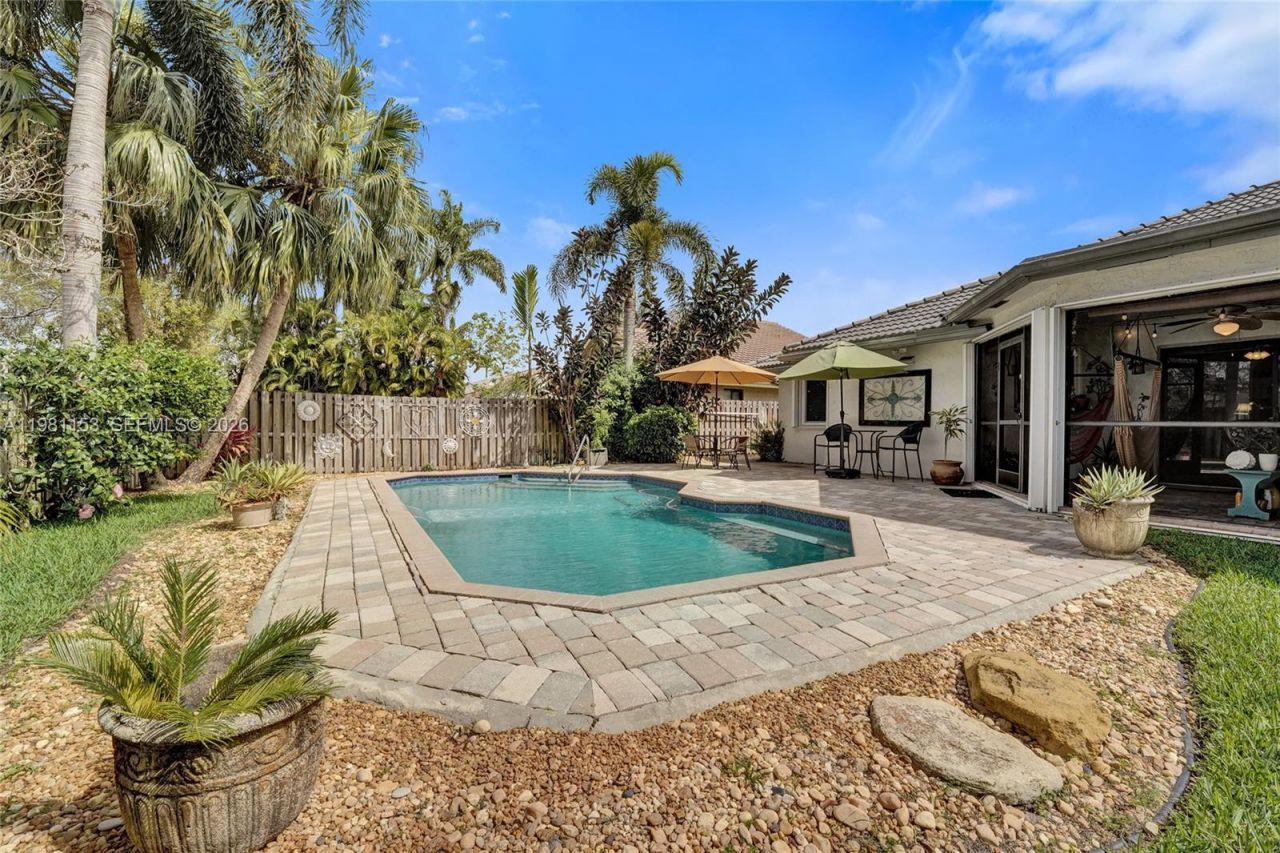 1741 W Oak Knoll Cir , Davie, FL 33324 Photo