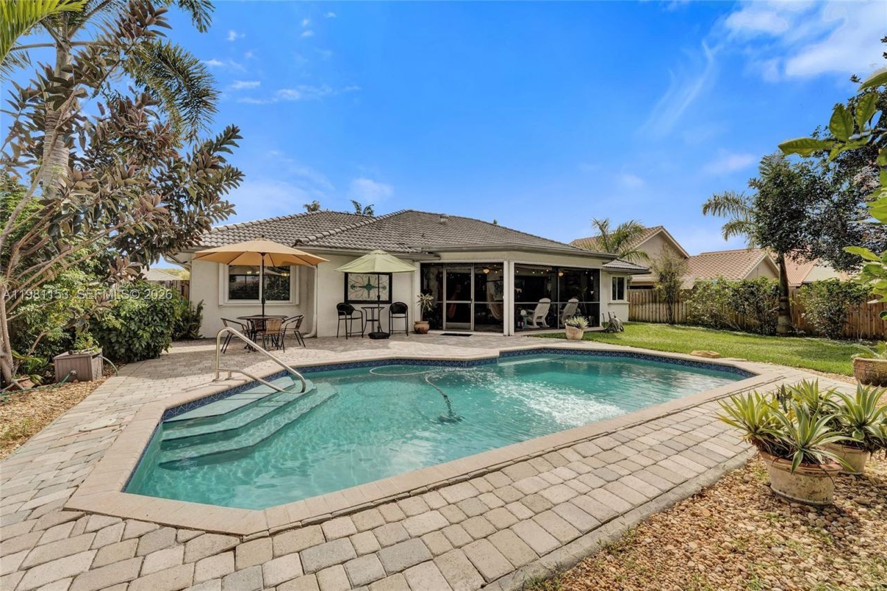 1741 W Oak Knoll Cir , Davie, FL 33324 Photo