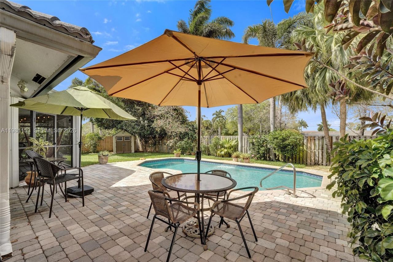 1741 W Oak Knoll Cir , Davie, FL 33324 Photo