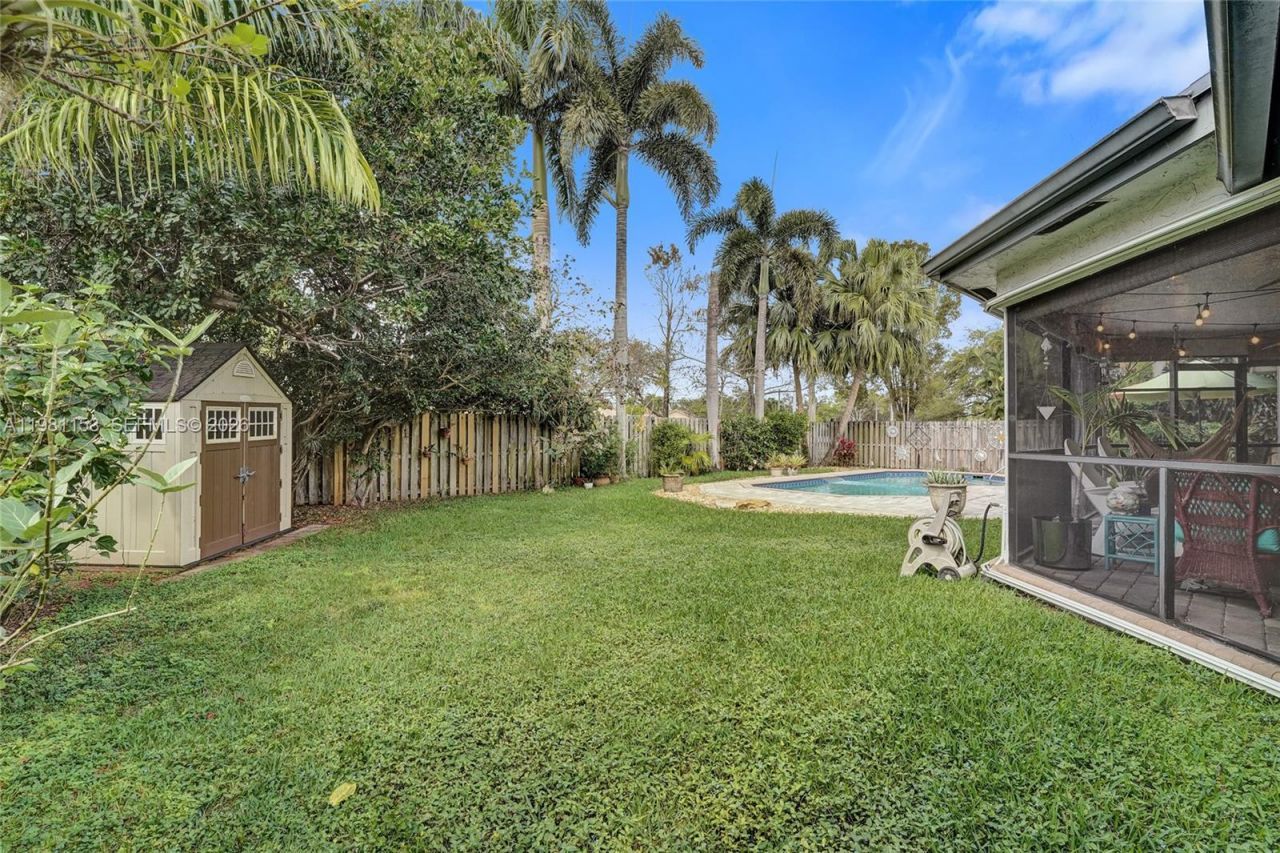 1741 W Oak Knoll Cir , Davie, FL 33324 Photo