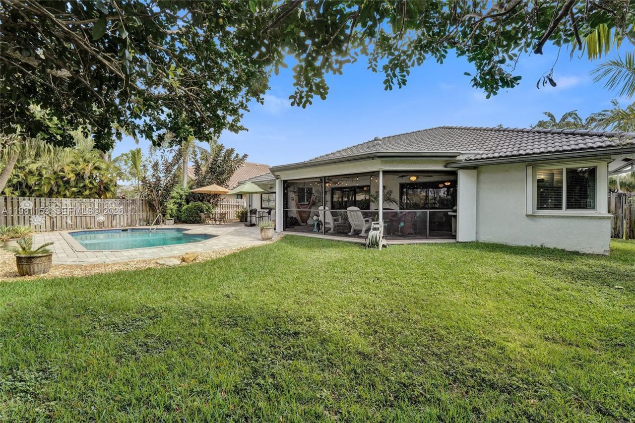 1741 W Oak Knoll Cir , Davie, FL 33324 Photo