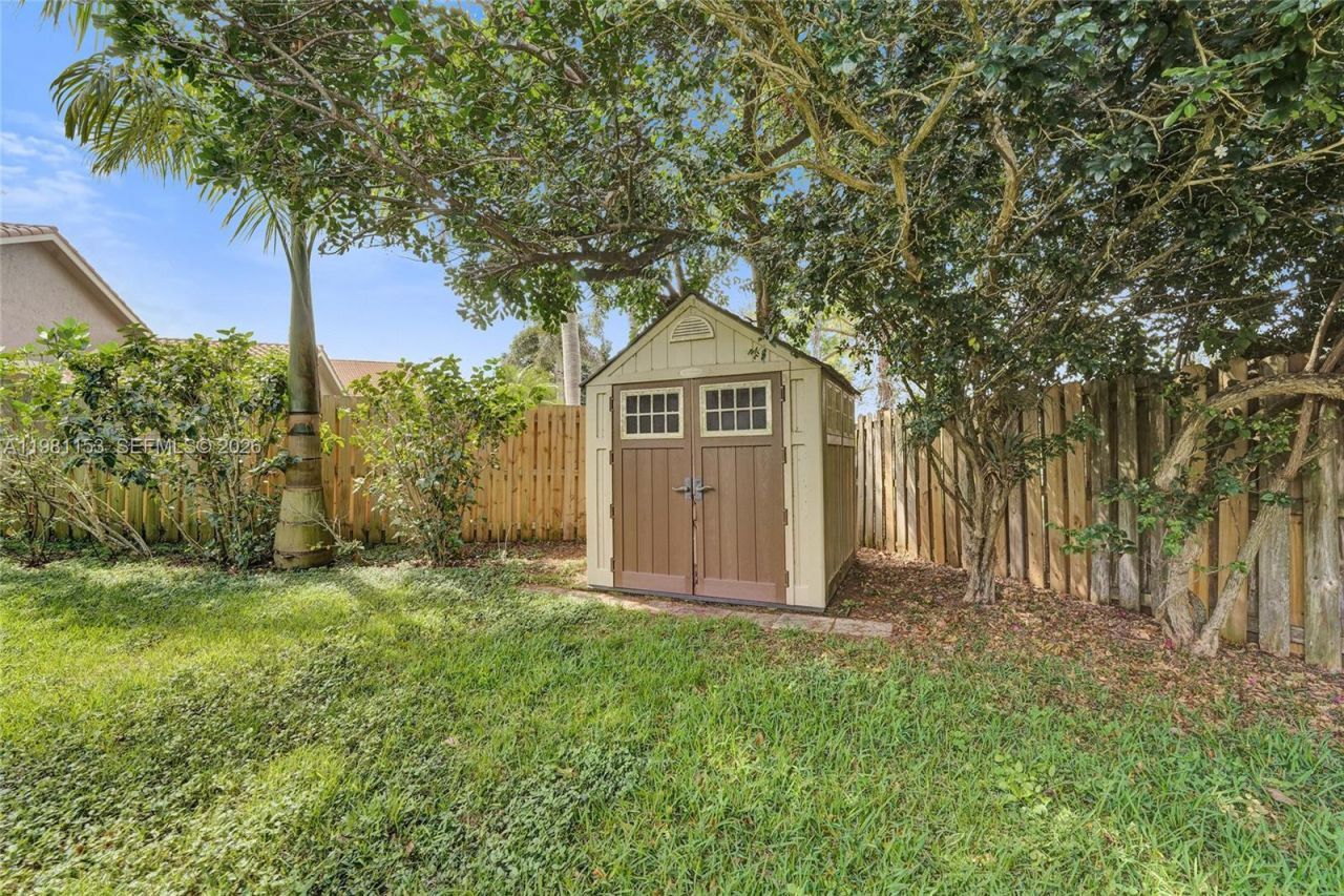 1741 W Oak Knoll Cir , Davie, FL 33324 Photo