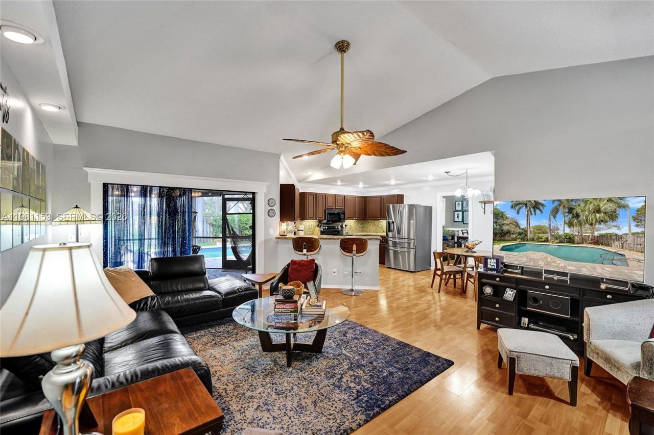 1741 W Oak Knoll Cir , Davie, FL 33324 Photo