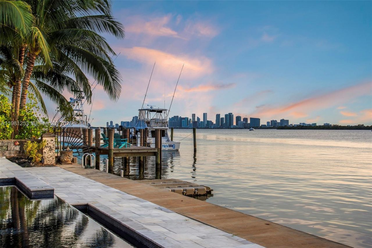 7810 Miami View Dr , North Bay Village, FL 33141 Photo