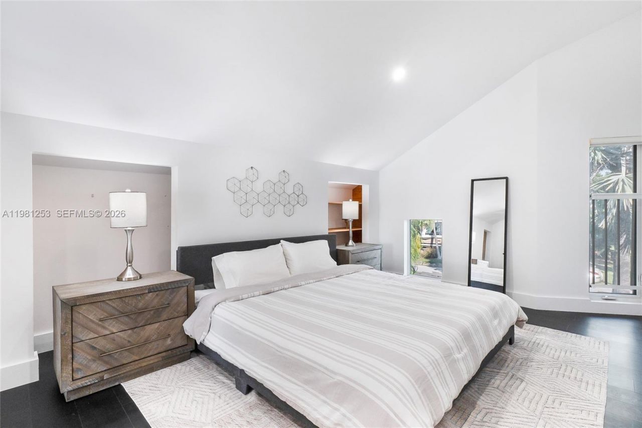 7810 Miami View Dr , North Bay Village, FL 33141 Photo