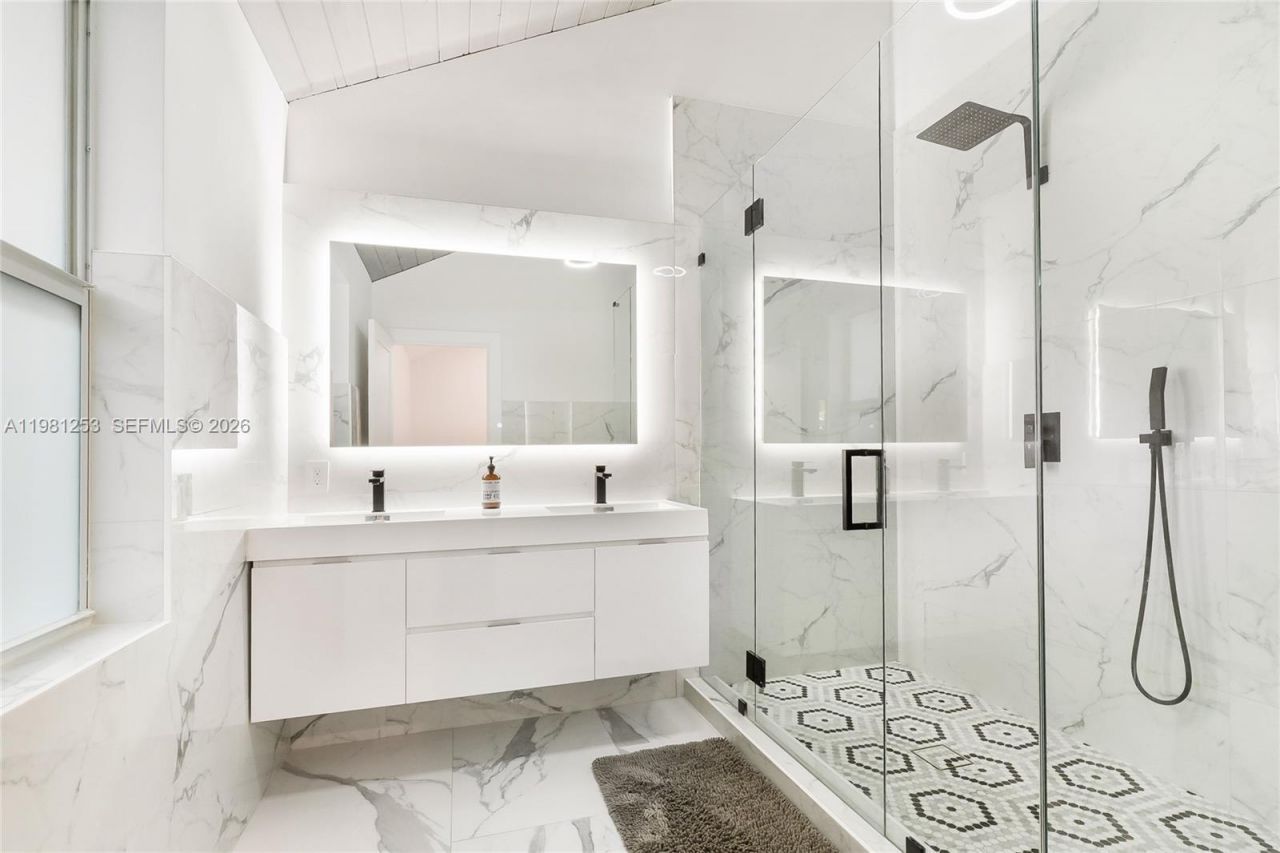 7810 Miami View Dr , North Bay Village, FL 33141 Photo