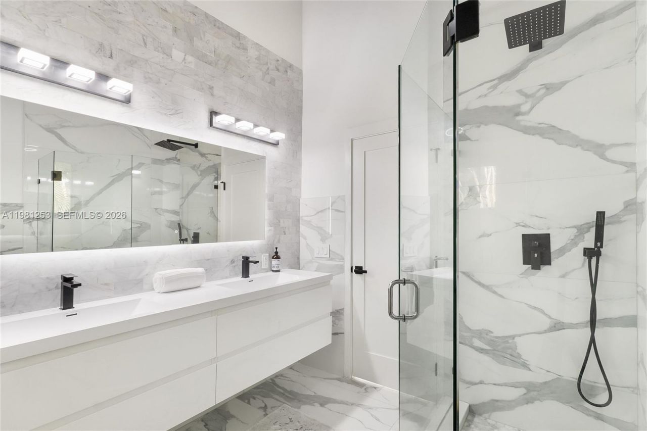 7810 Miami View Dr , North Bay Village, FL 33141 Photo