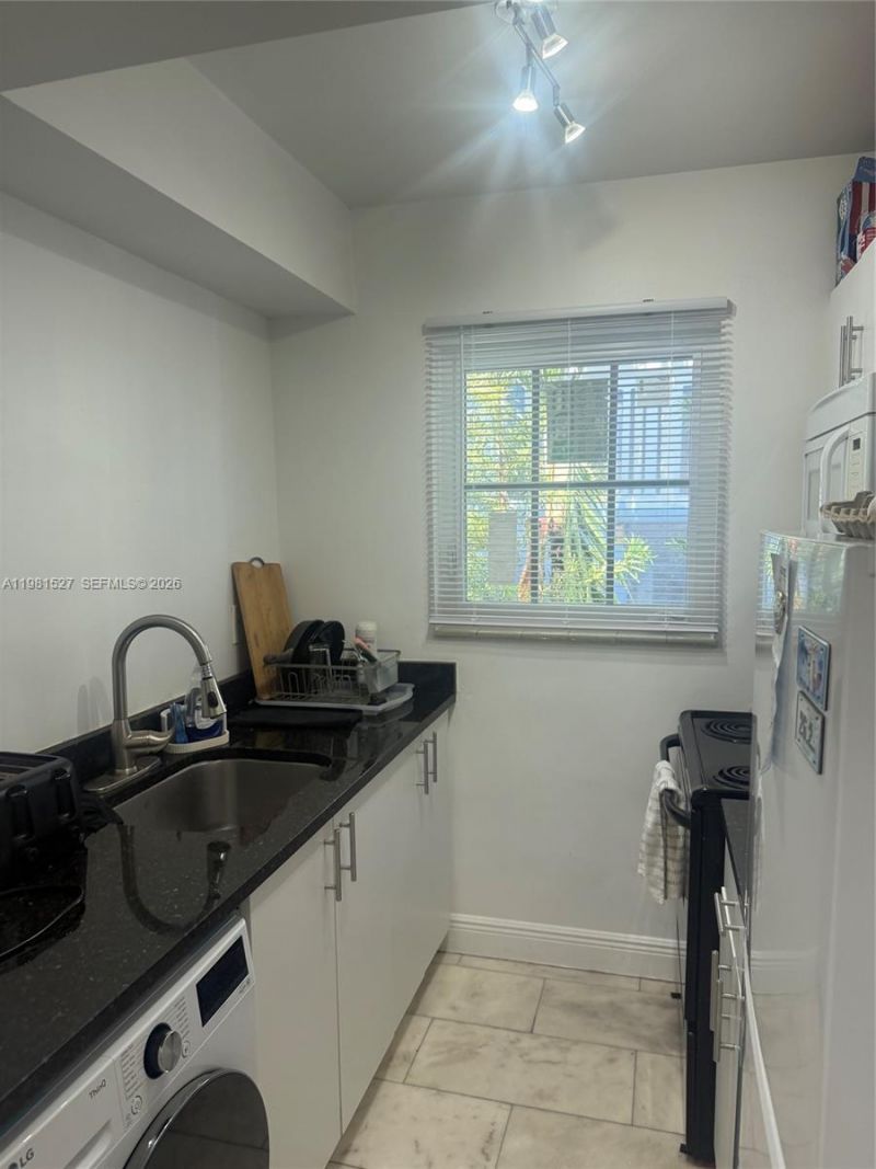 1526 Pennsylvania Ave, Unit 15, Miami Beach, FL 33139 Photo