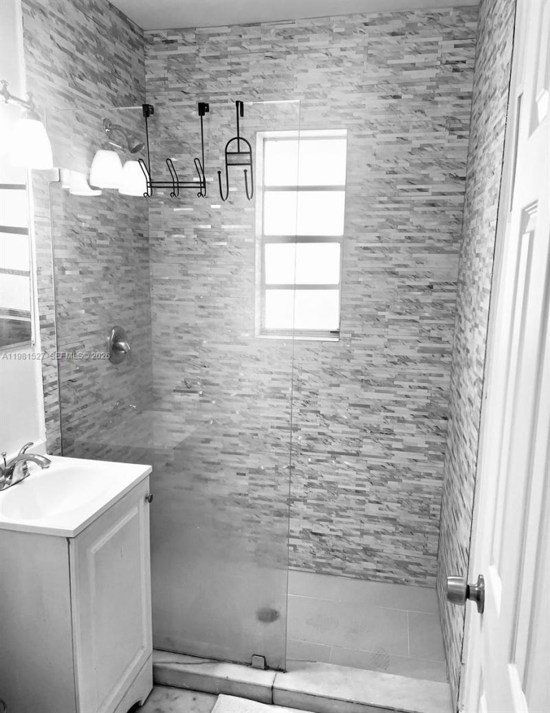 1526 Pennsylvania Ave, Unit 15, Miami Beach, FL 33139 Photo
