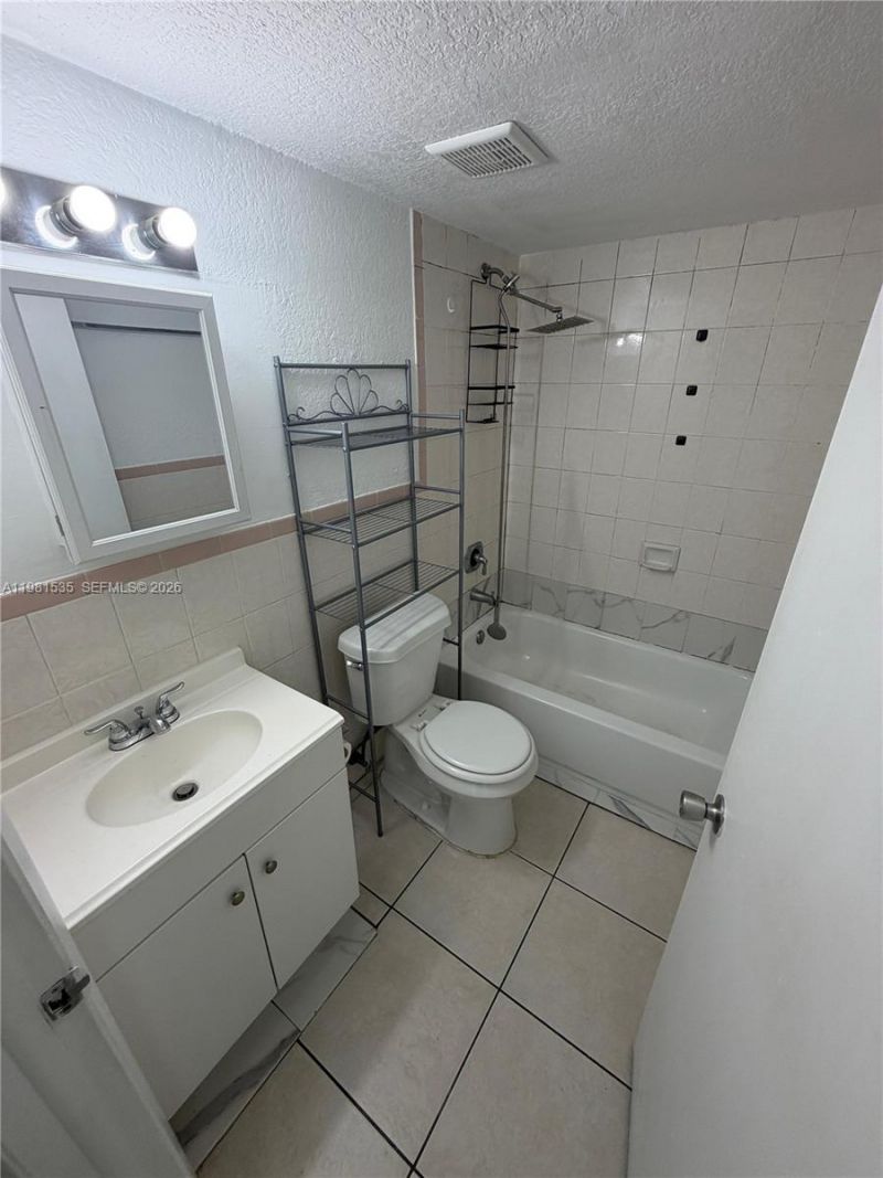 5702 W 26th Ave , Unit 5702, Hialeah, FL 33016 Photo