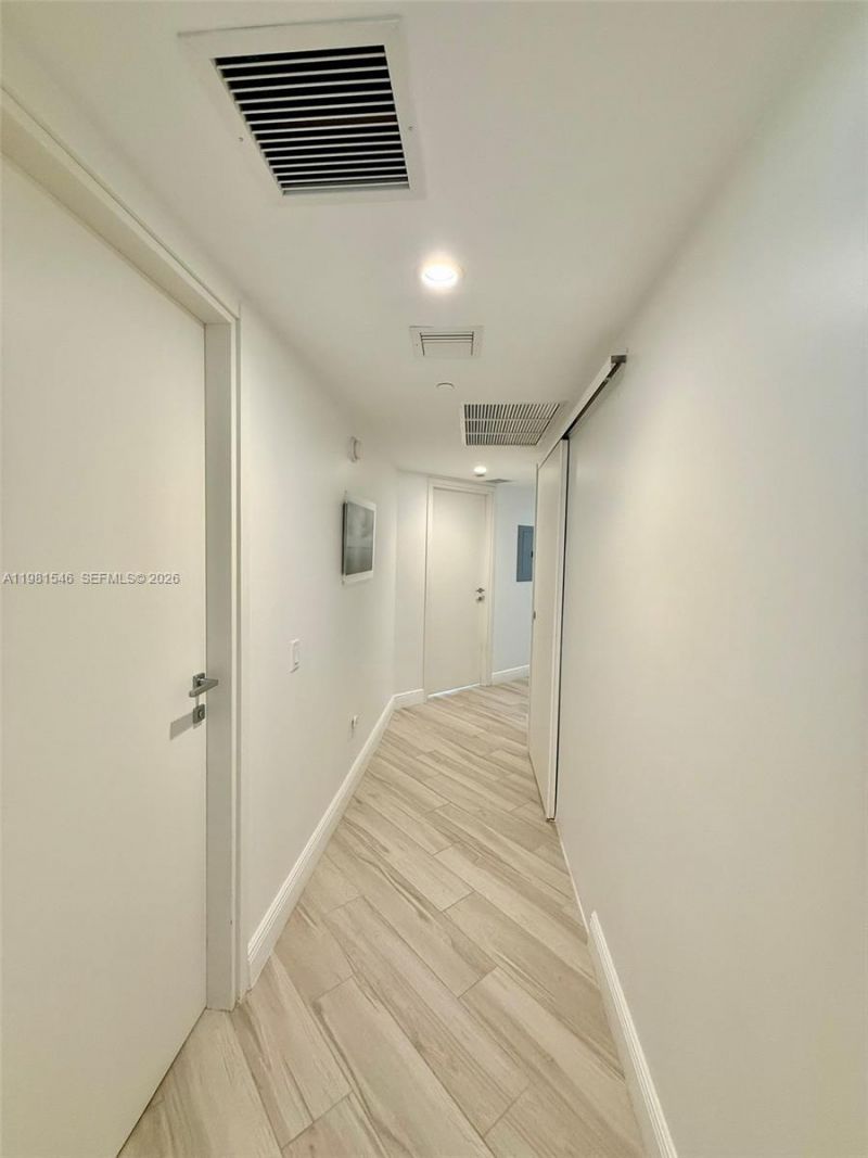 1300 Brickell Bay Dr , Unit 3406, Miami, FL 33131 Photo