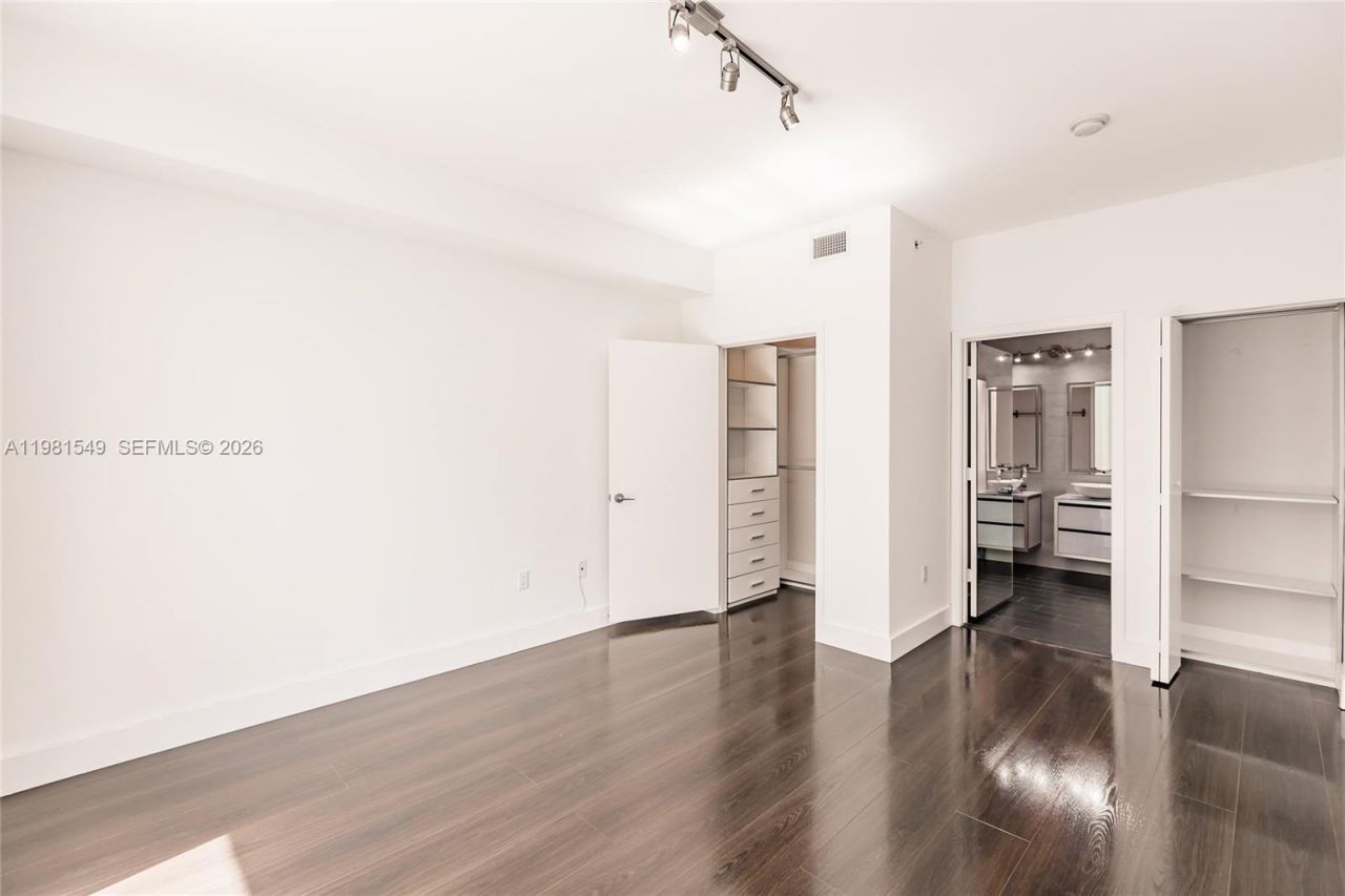 1111 SW 1st Ave, Unit 3216-N, Miami, FL 33130 Photo