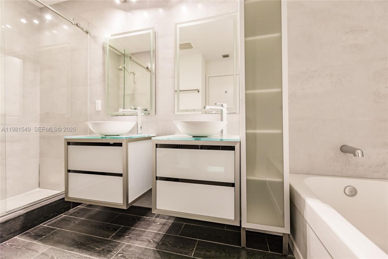 1111 SW 1st Ave, Unit 3216-N, Miami, FL 33130 Photo