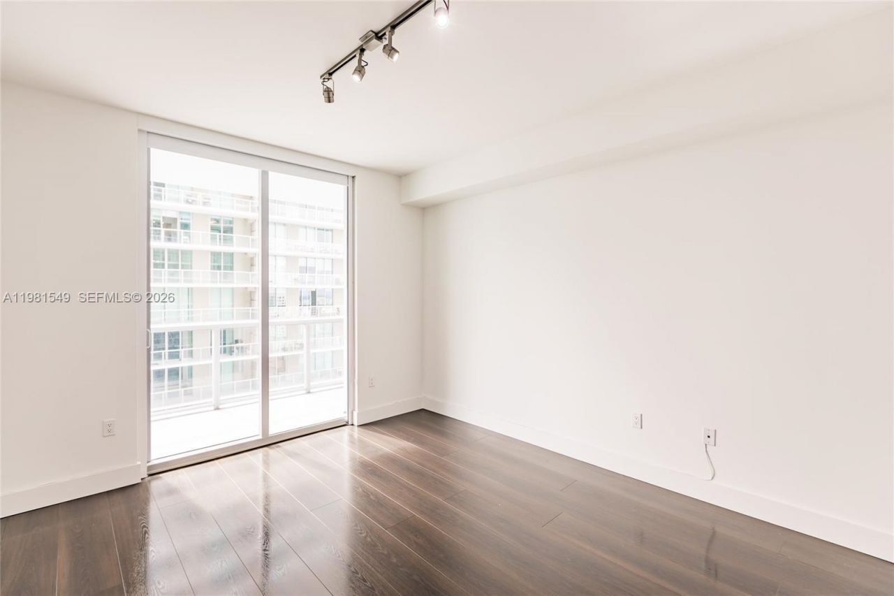 1111 SW 1st Ave, Unit 3216-N, Miami, FL 33130 Photo