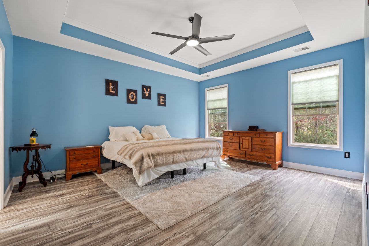 170 Summerlight Dr. Photo 11