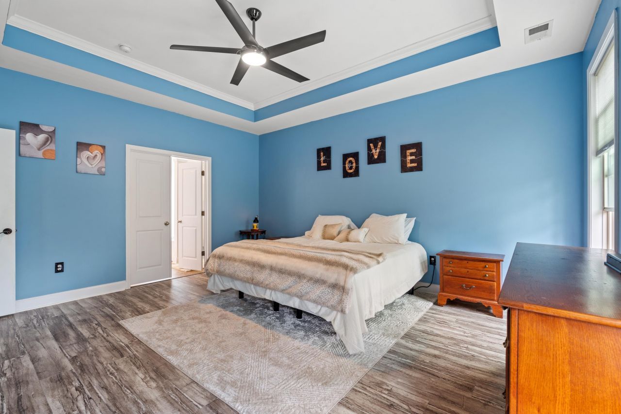 170 Summerlight Dr. Photo 13