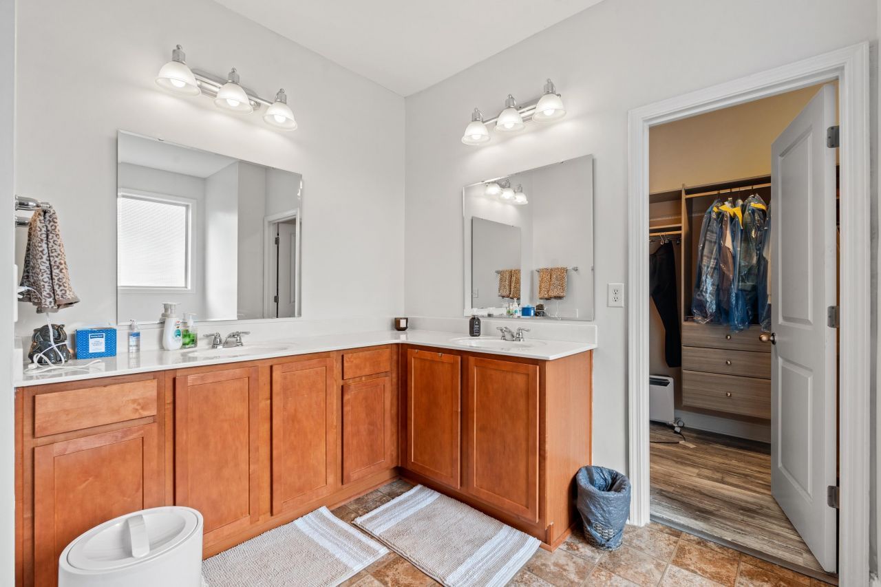 170 Summerlight Dr. Photo 15