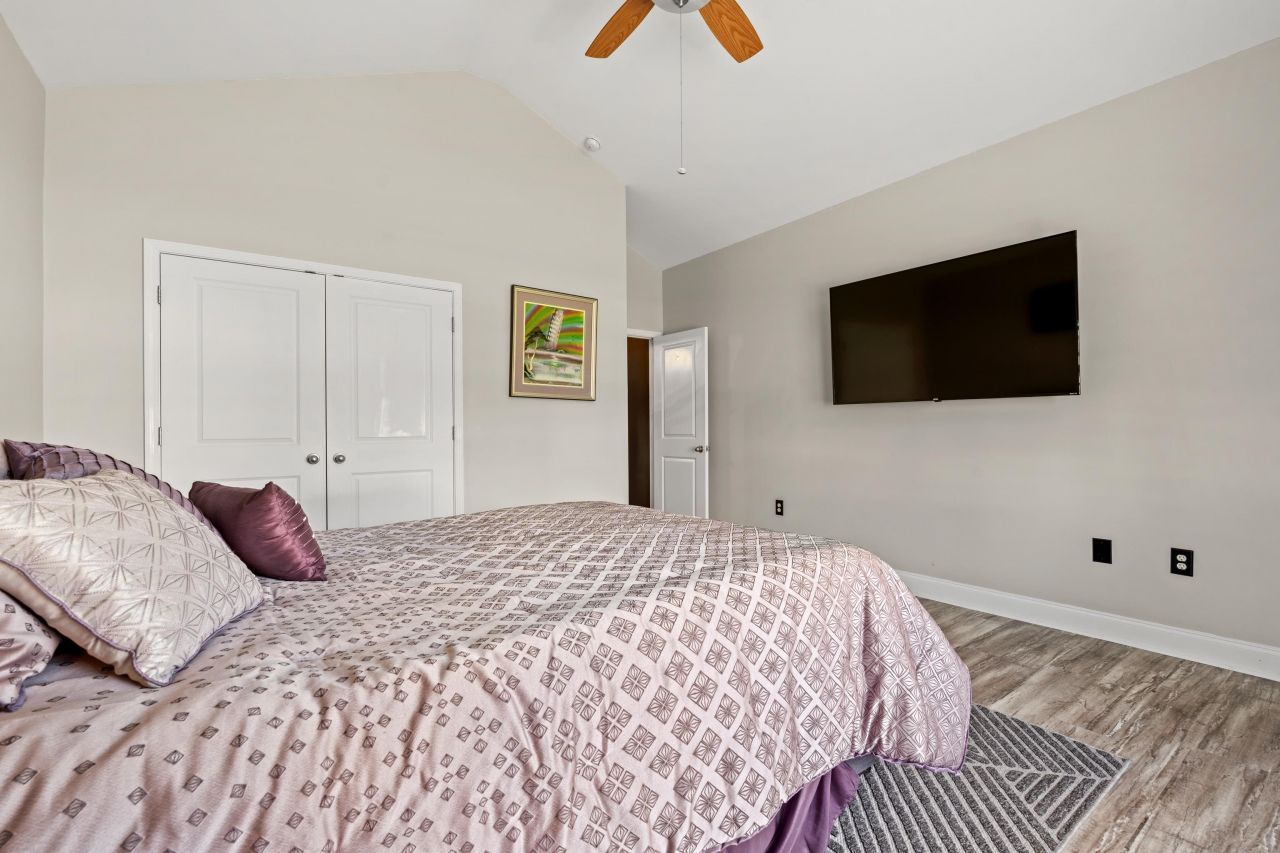 170 Summerlight Dr. Photo 24