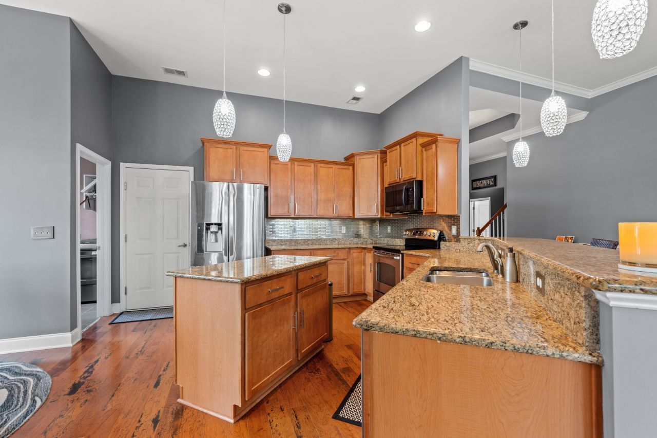 170 Summerlight Dr. Photo 7