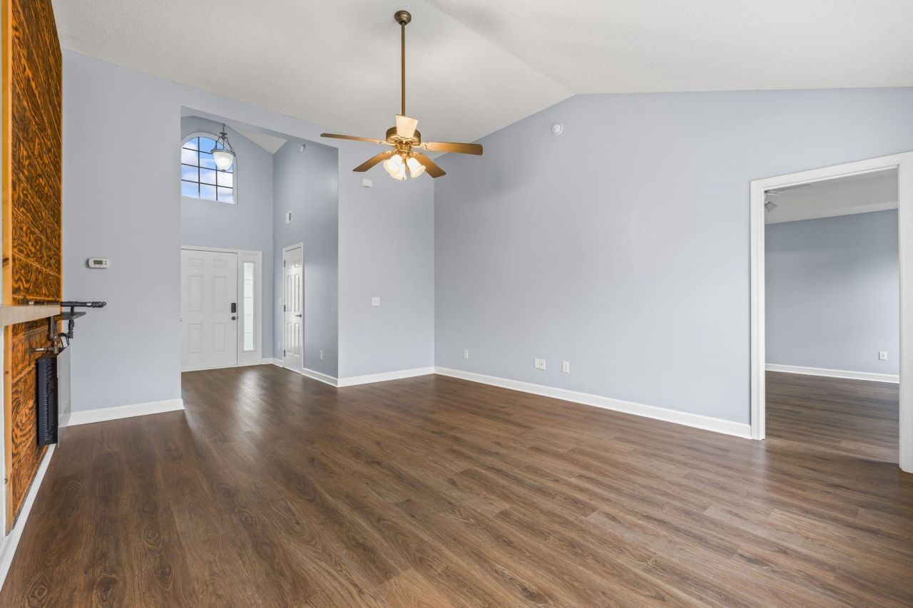 505 Whitebark St. Photo 16