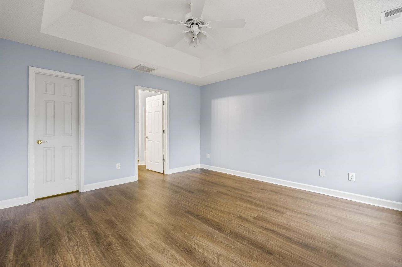 505 Whitebark St. Photo 17