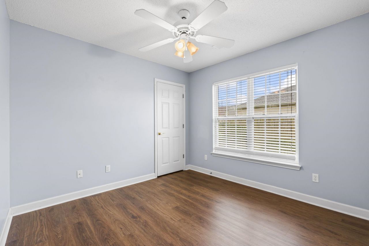 505 Whitebark St. Photo 28