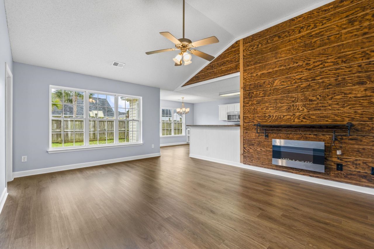 505 Whitebark St. Photo 4