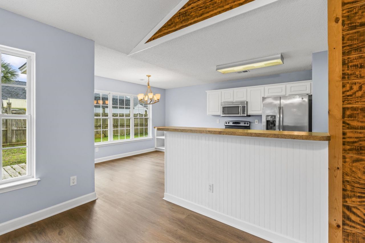 505 Whitebark St. Photo 6