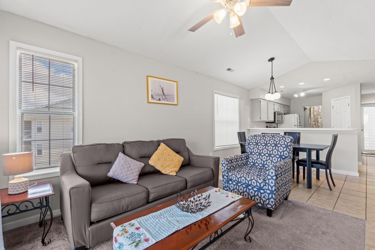 581 Blue River Ct. Photo 10