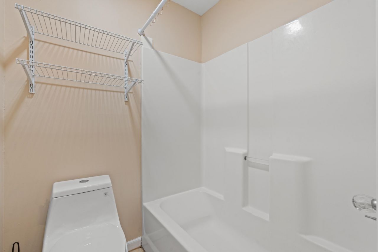 581 Blue River Ct. Photo 14