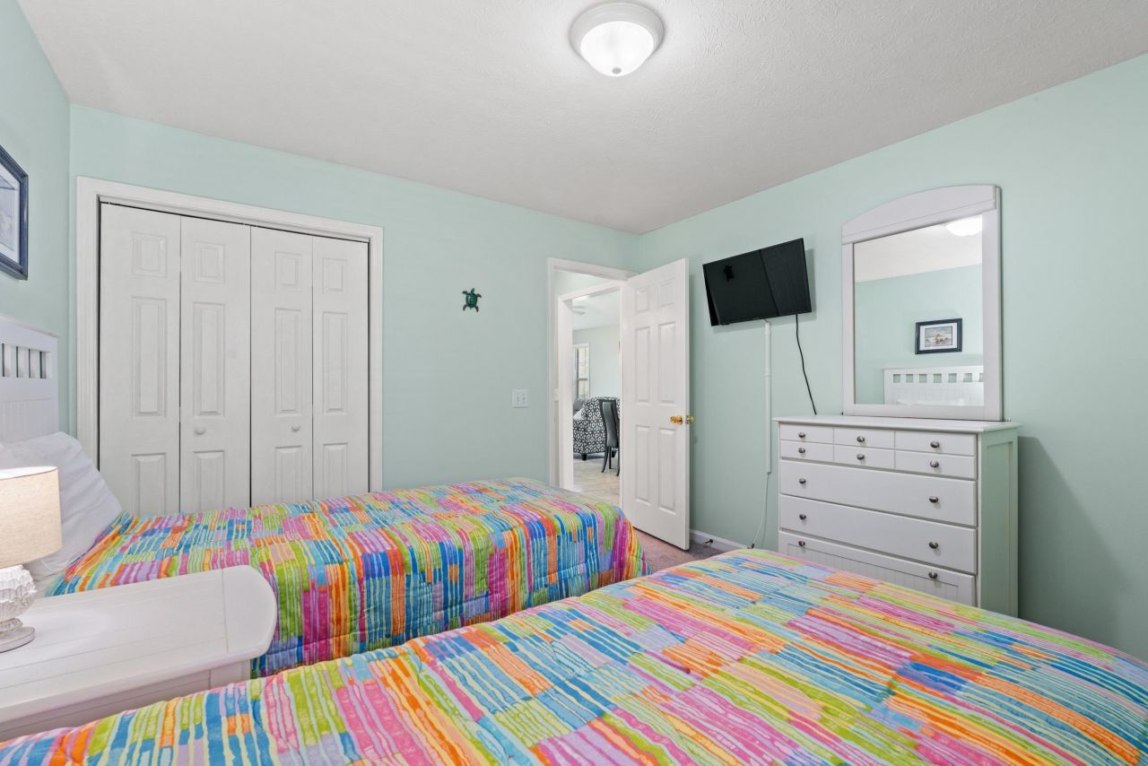 581 Blue River Ct. Photo 16
