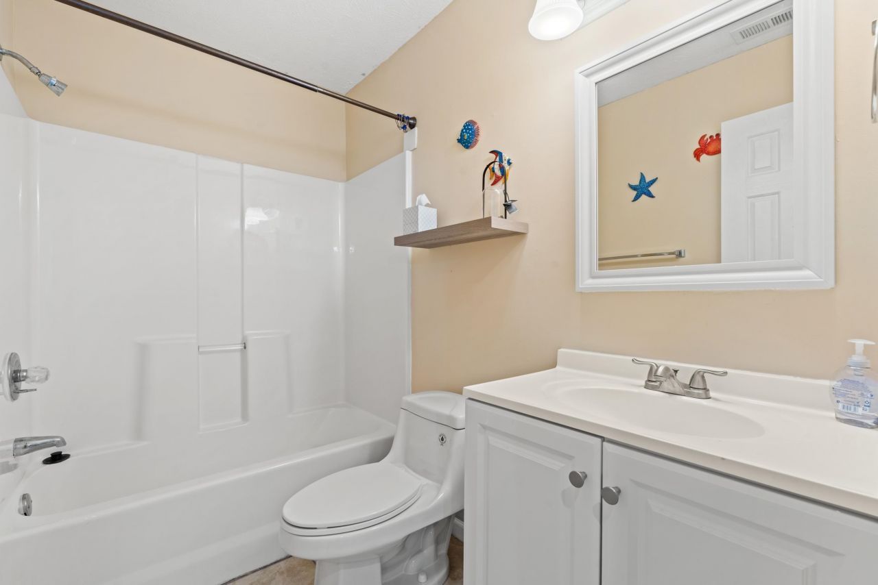 581 Blue River Ct. Photo 17