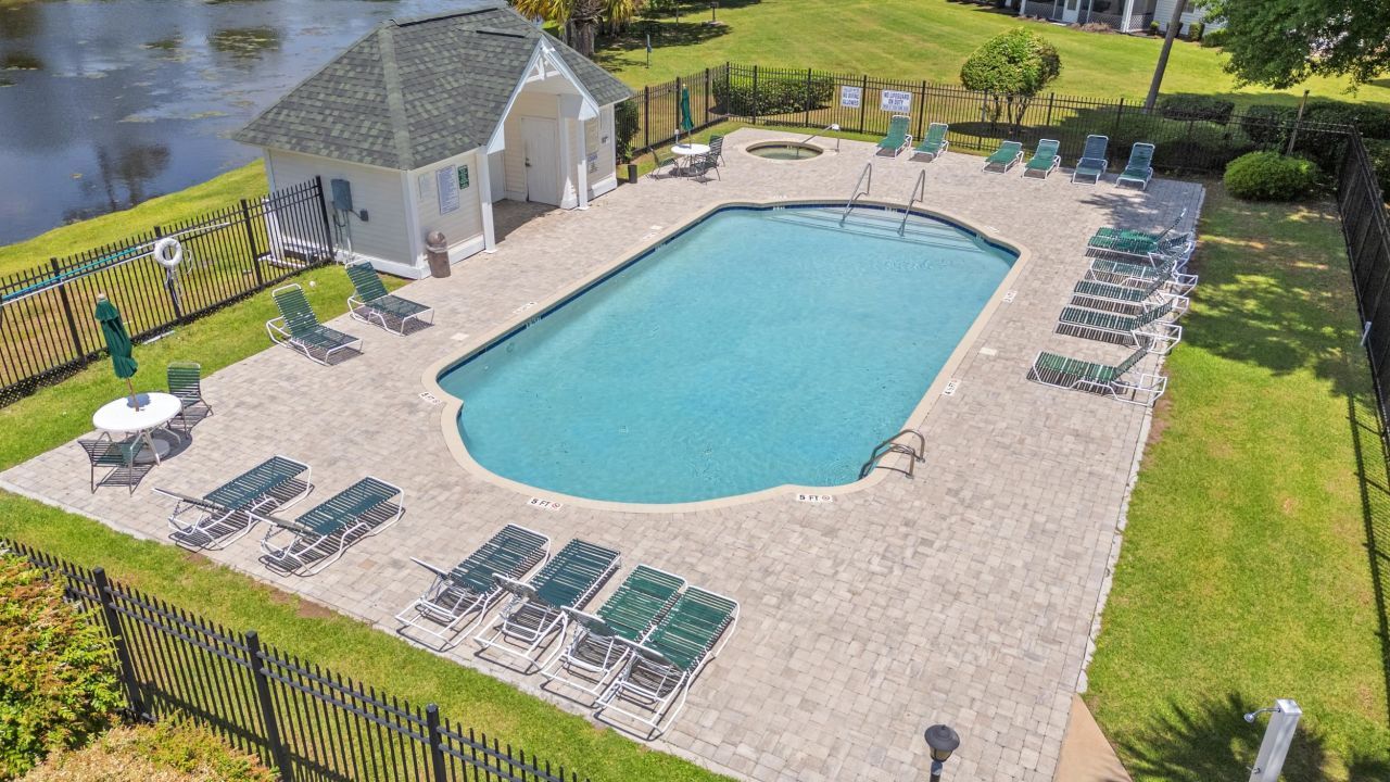 581 Blue River Ct. Photo 32