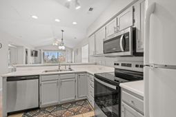 581 Blue River Ct.  photo 4