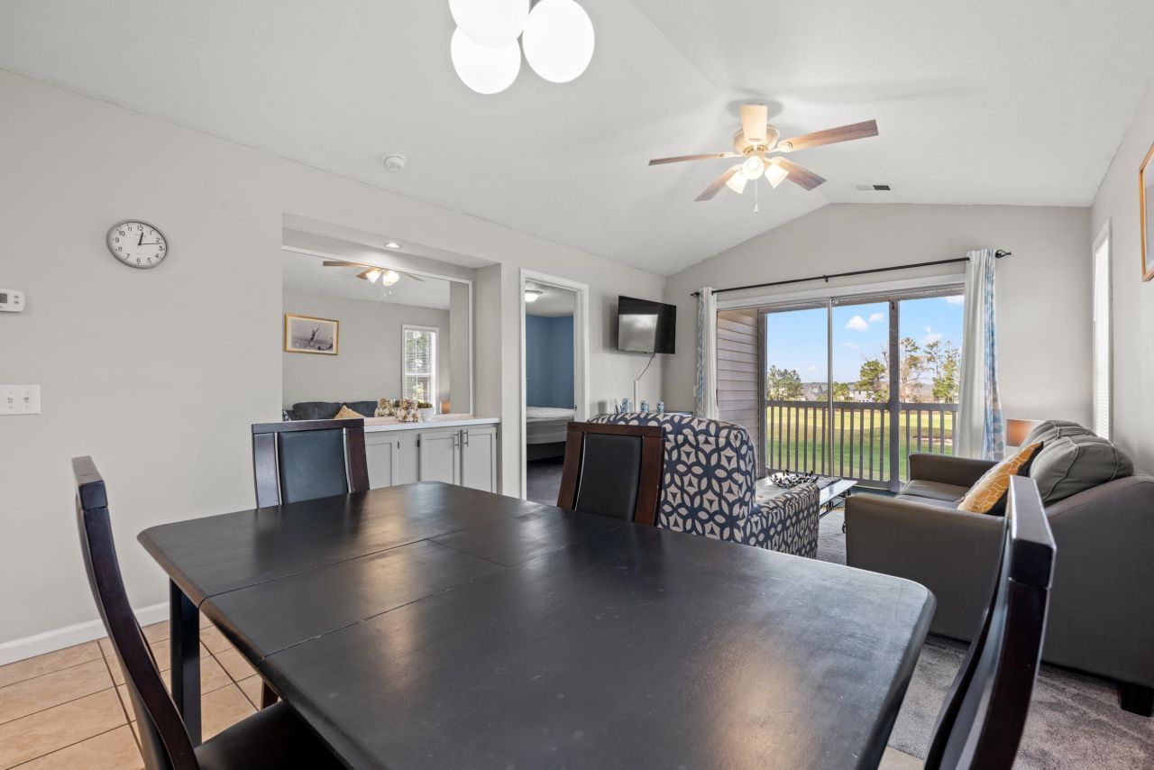 581 Blue River Ct.  Photo 6