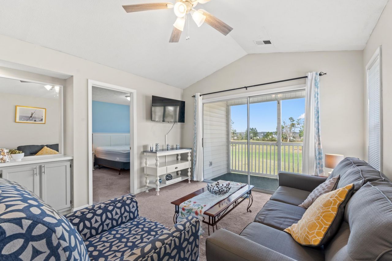 581 Blue River Ct. Photo 7