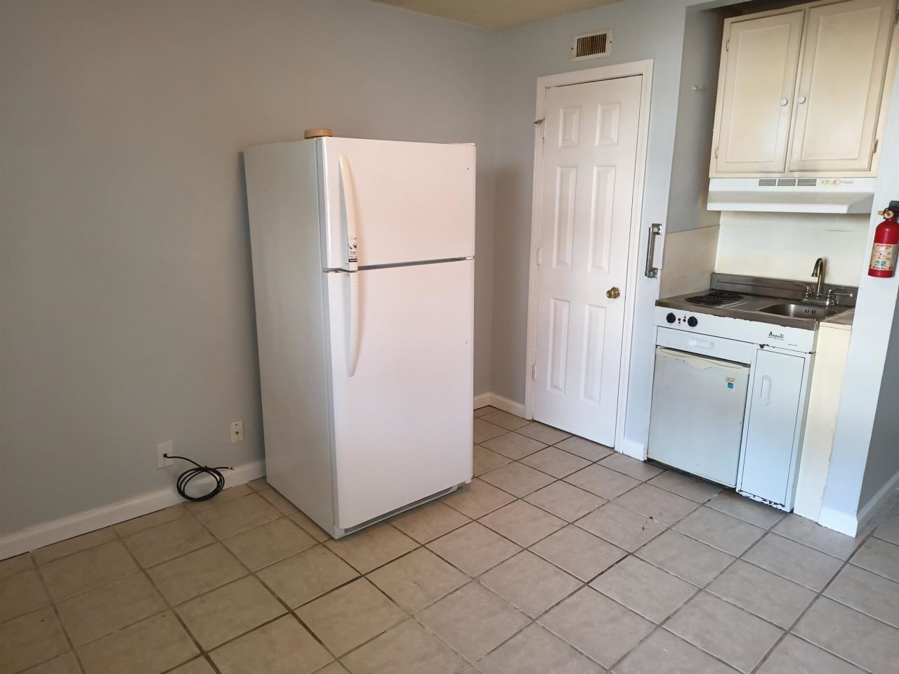 307 Flagg St. Photo 10