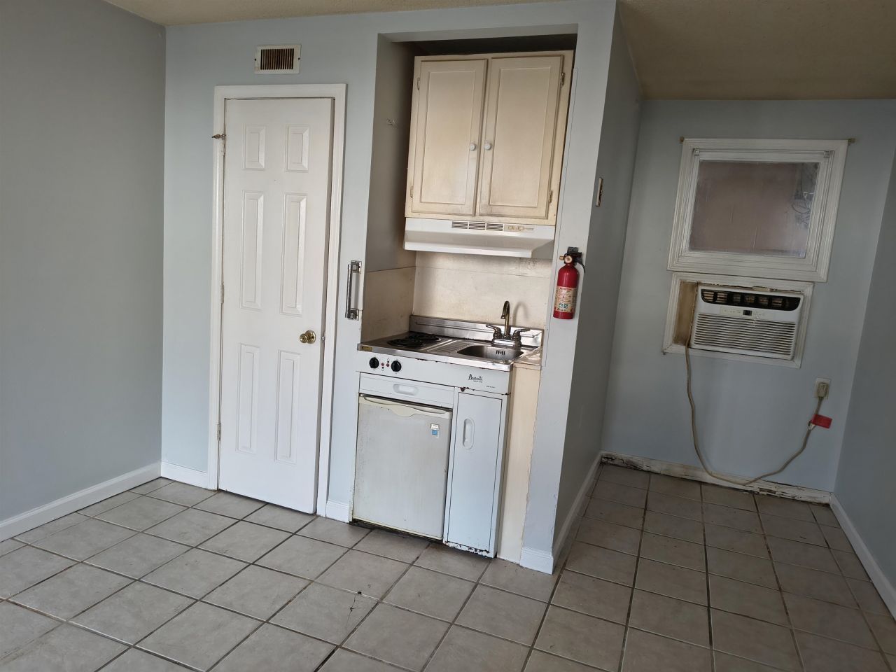 307 Flagg St. Photo 12