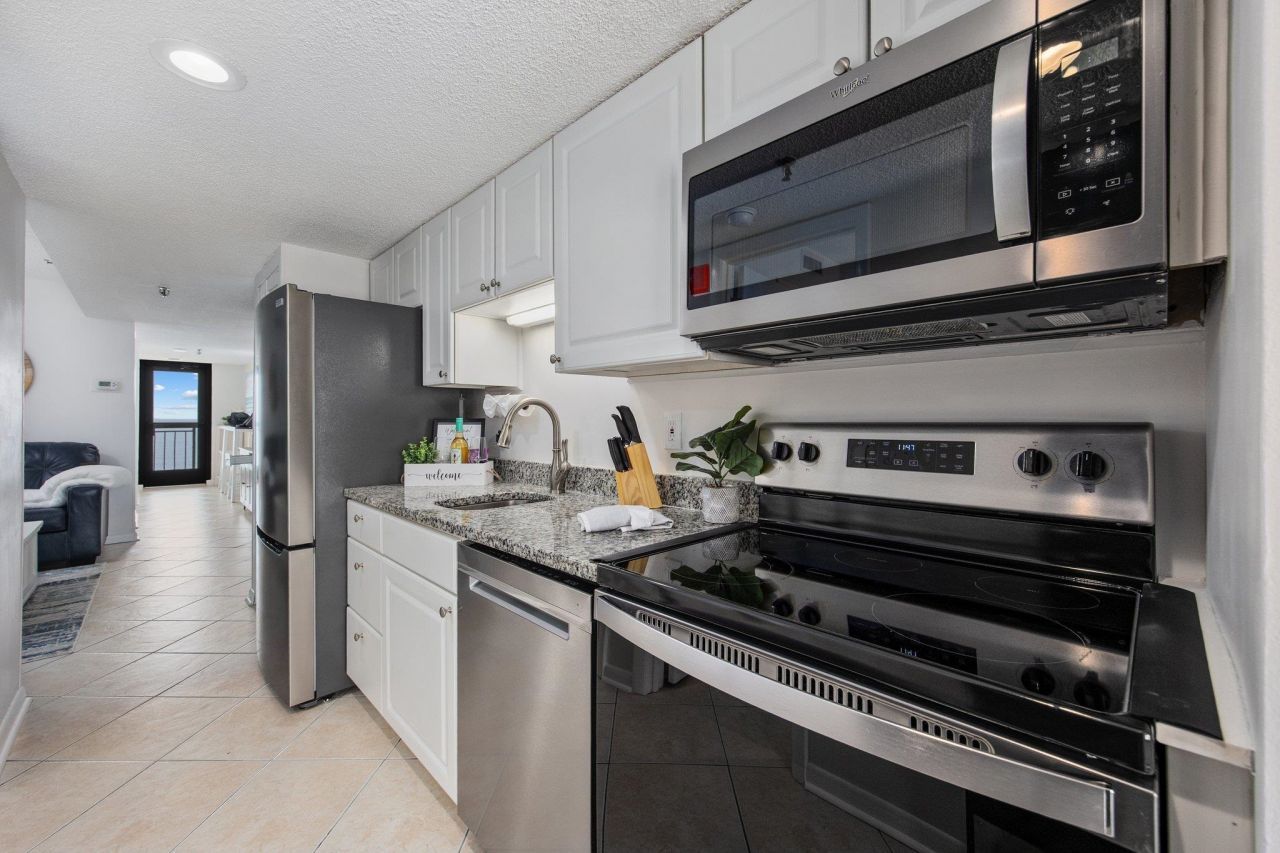 4000 N North Ocean Blvd. Photo 13