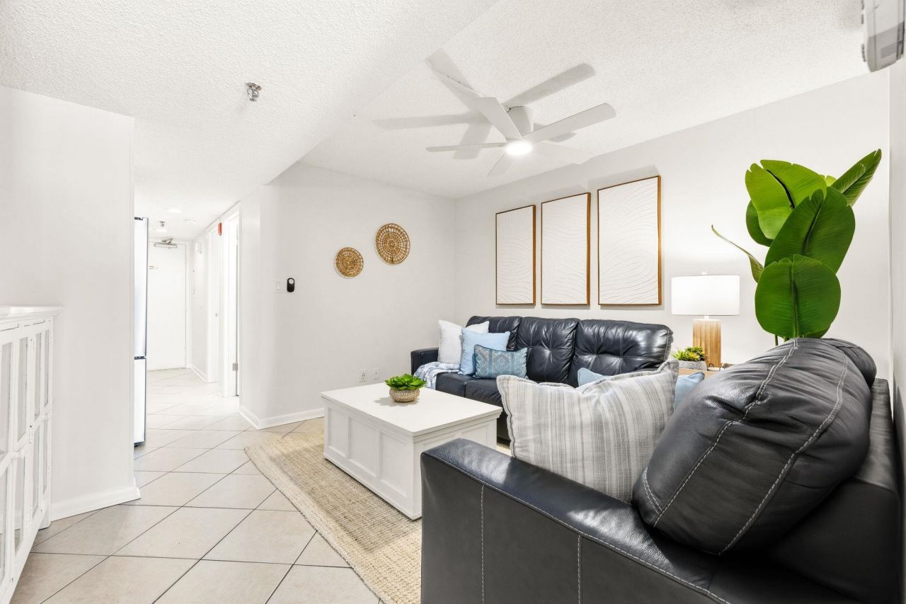 4000 N North Ocean Blvd. Photo 21