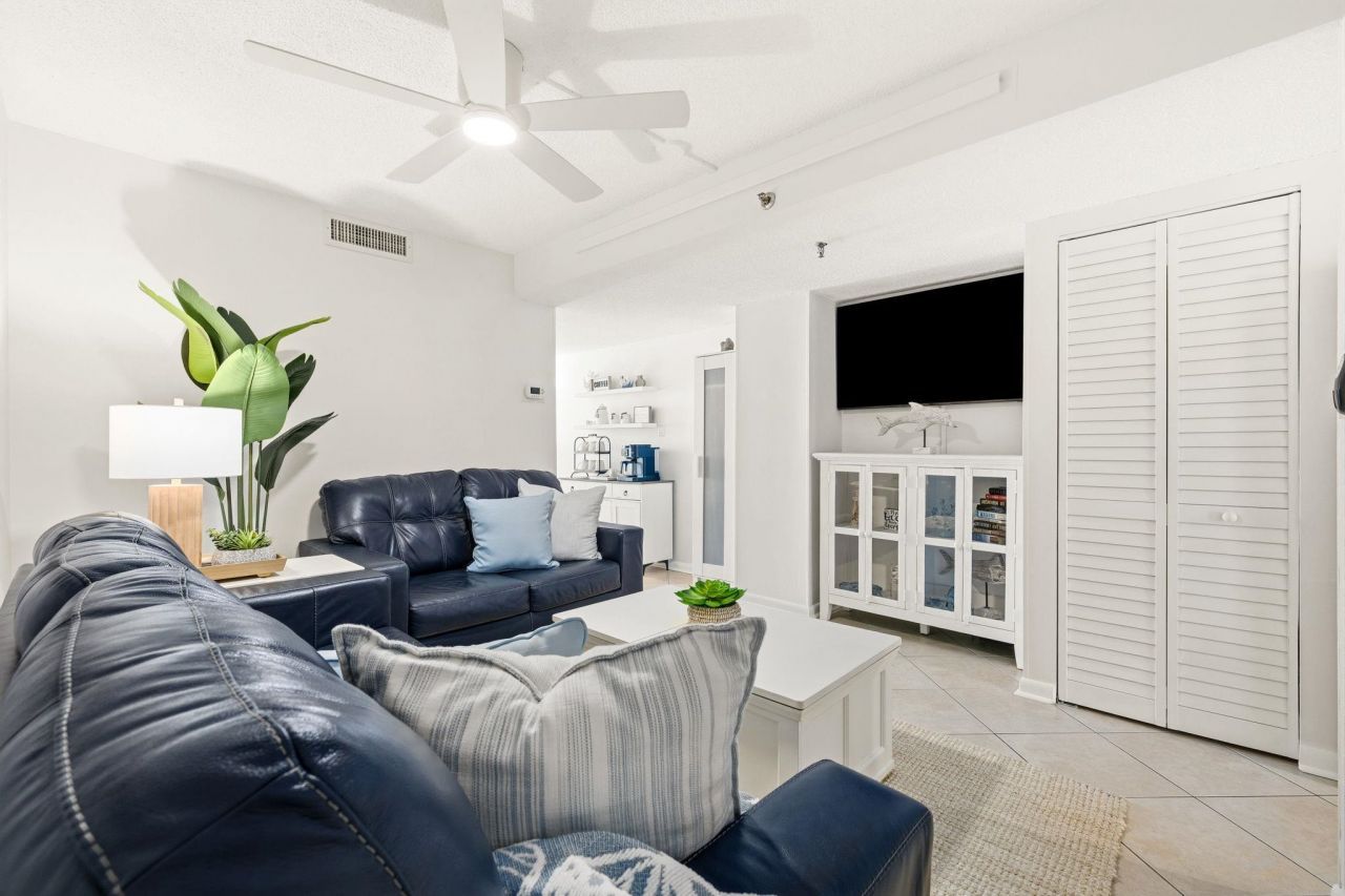 4000 N North Ocean Blvd. Photo 22