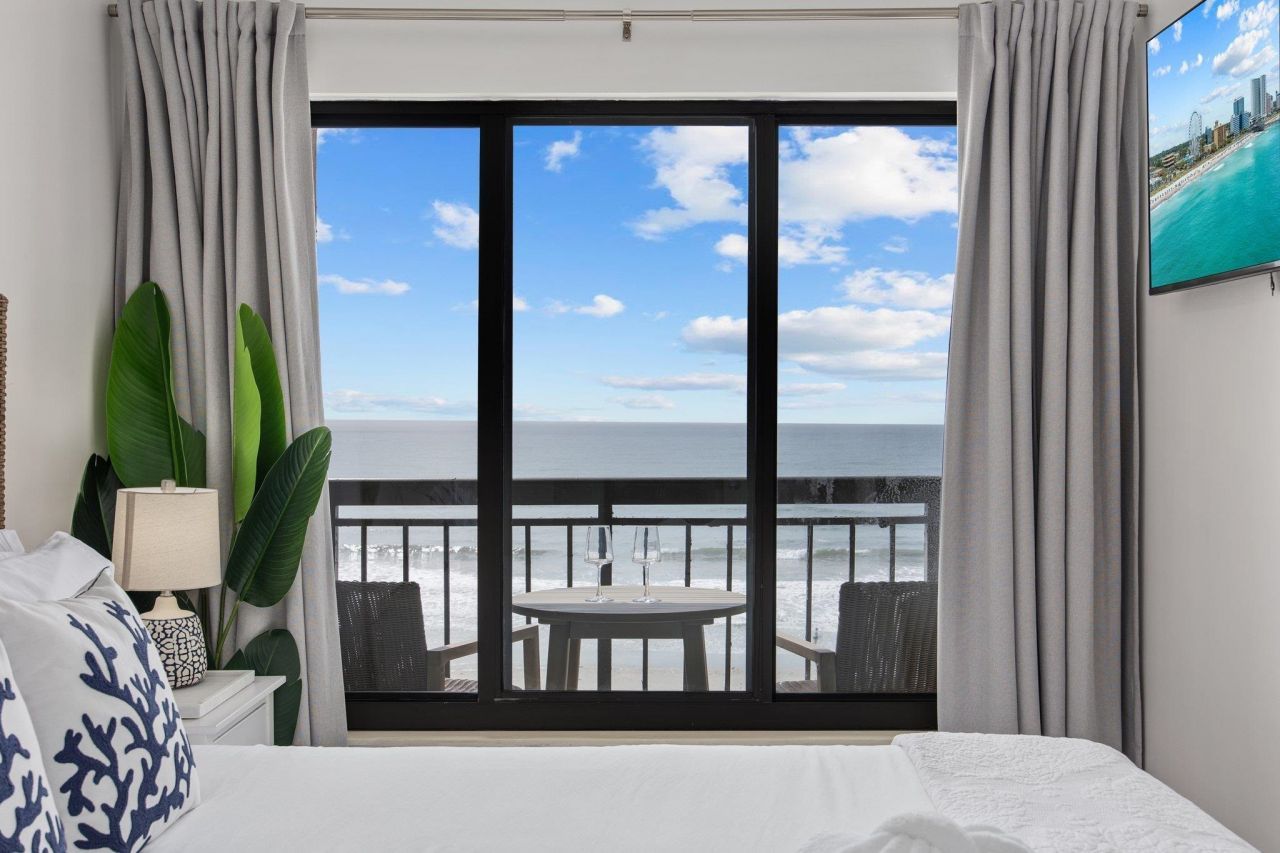 4000 N North Ocean Blvd. Photo 31