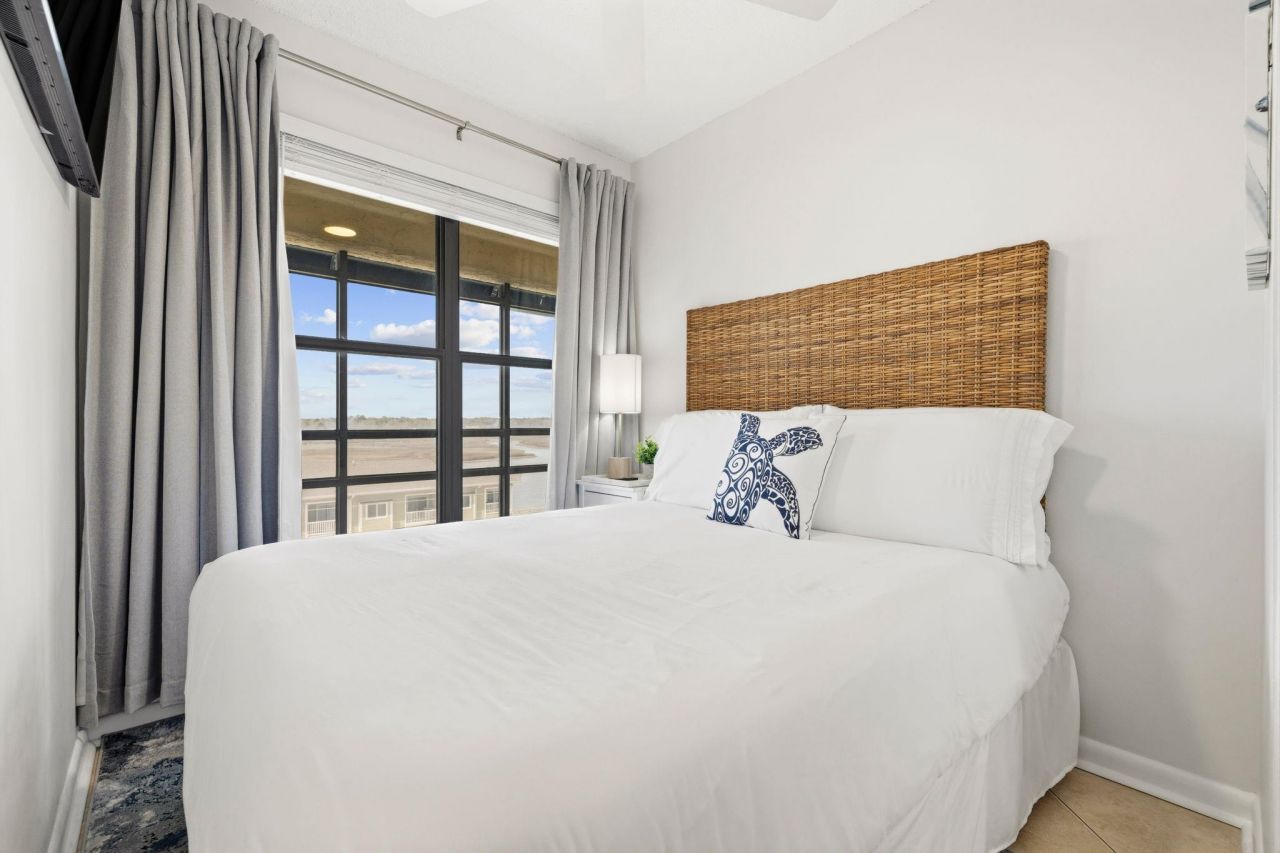 4000 N North Ocean Blvd. Photo 47