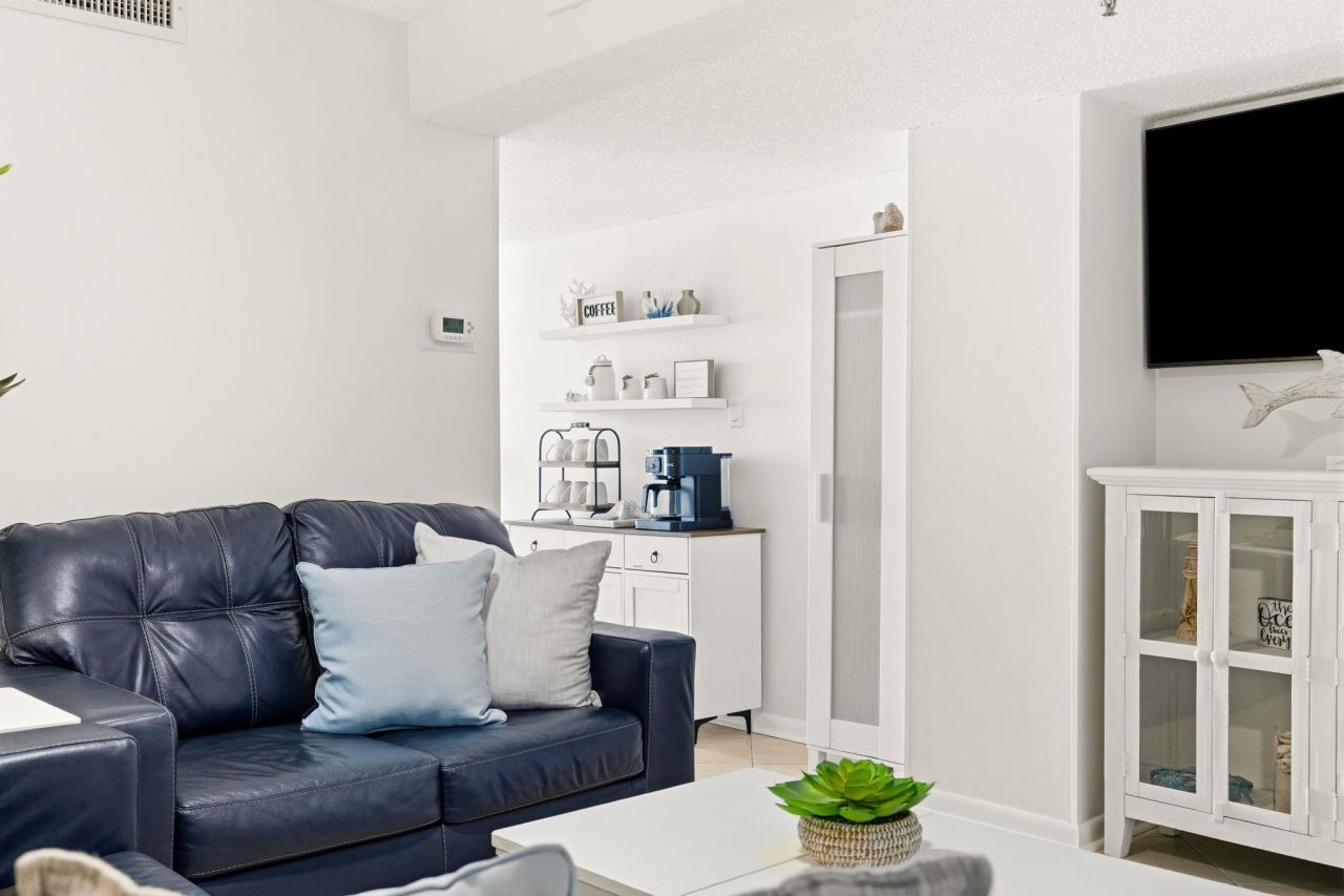 4000 N North Ocean Blvd. Photo 9