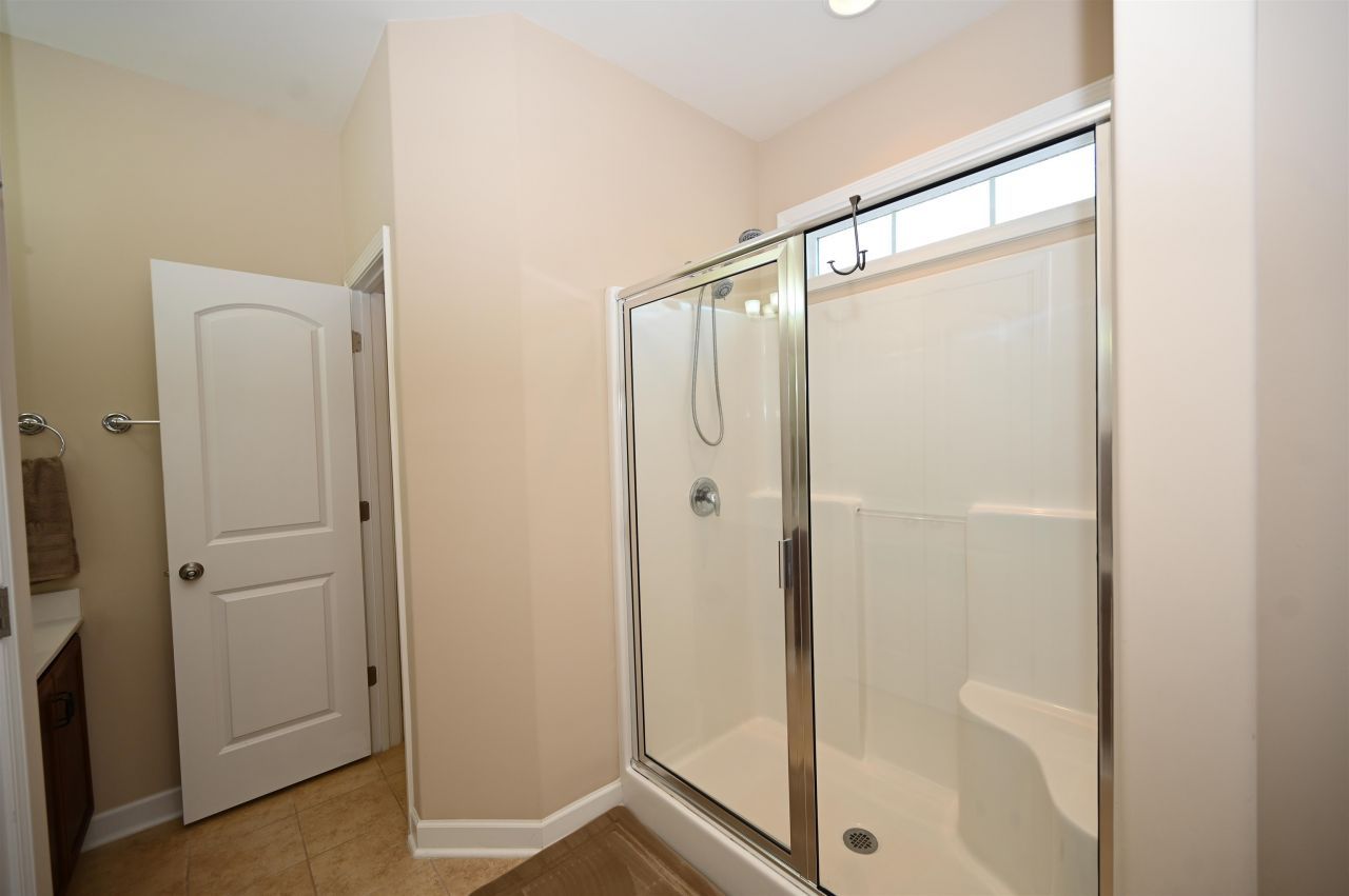 332 Moulton Dr. Photo 24