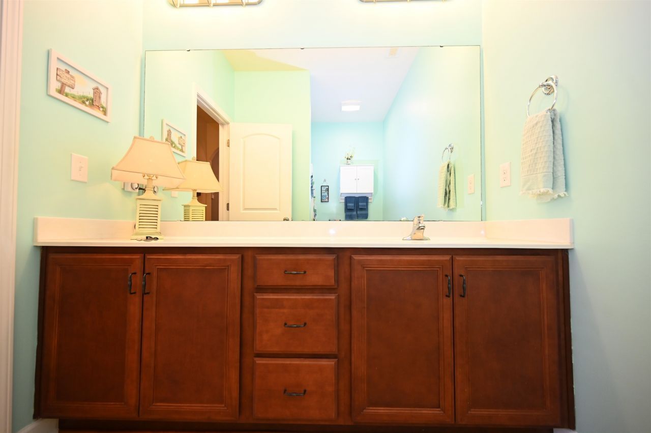 332 Moulton Dr. Photo 31